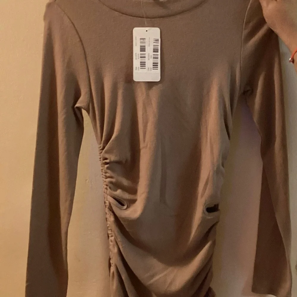 DRESS SEXY WITH DESIGNS! - Picture 3 of 5